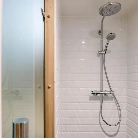 Lenderi Luxury With Sauna Lägenhet